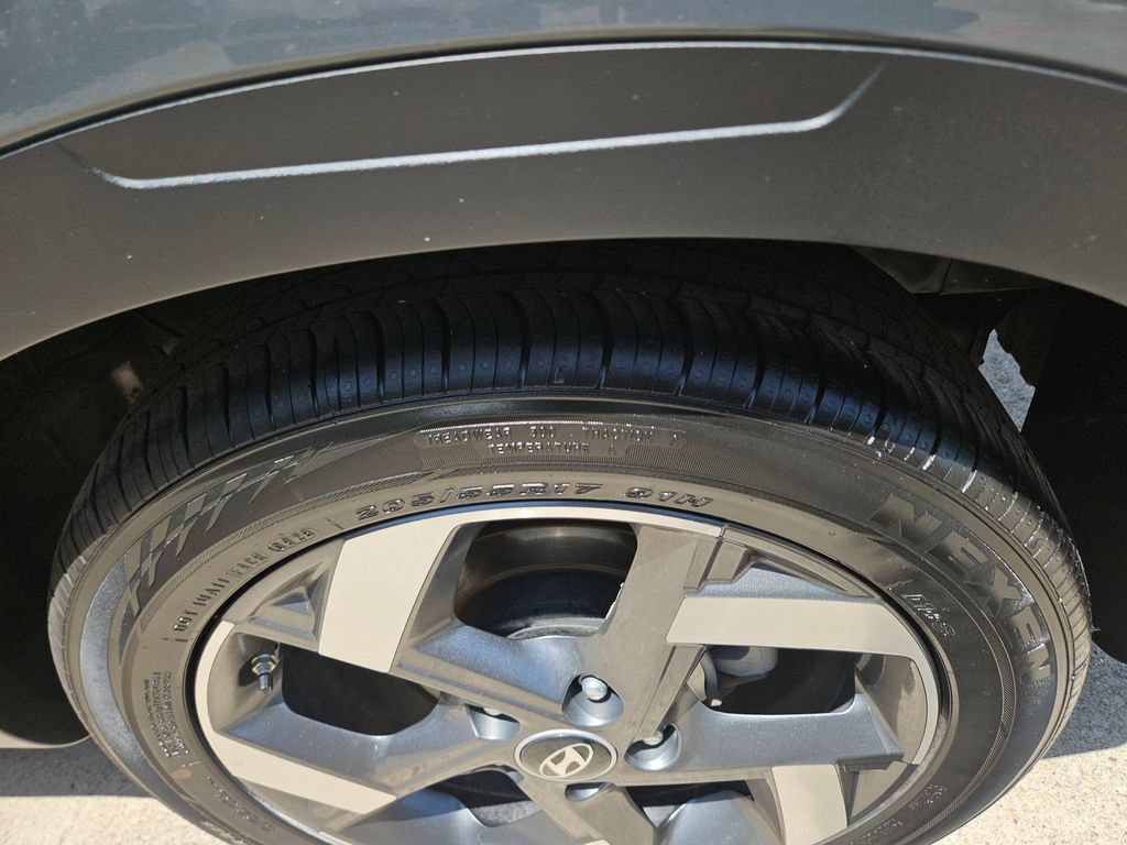Used 2025 Hyundai Venue SEL FWD image 27