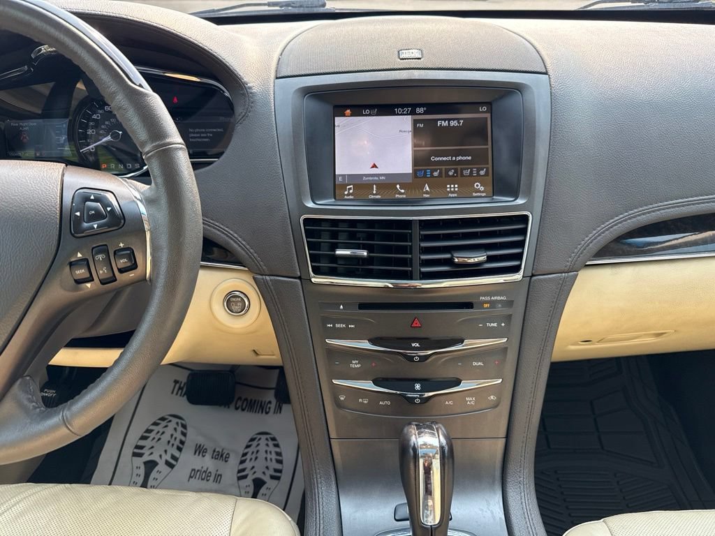 Used 2019 Lincoln MKT AWD image 18
