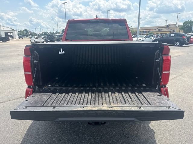 Used 2025 Toyota Tacoma TRD Sport AWD/4WD image 19