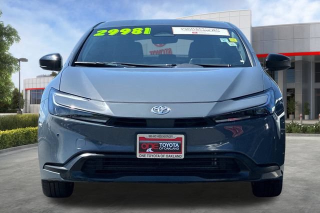 Certified 2025 Toyota Prius LE FWD image 11