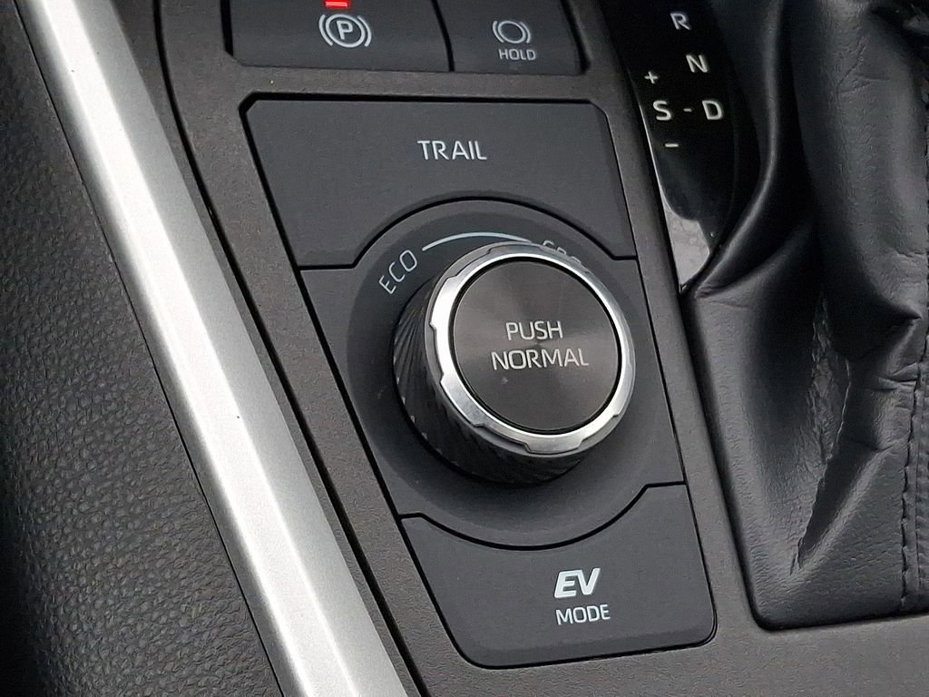 Used 2023 Toyota RAV4 XLE image 19