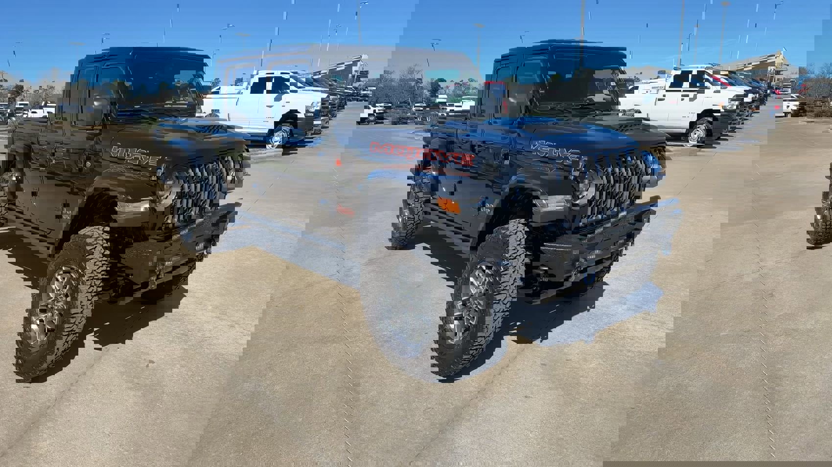 Used 2025 Jeep Gladiator Mojave image 2