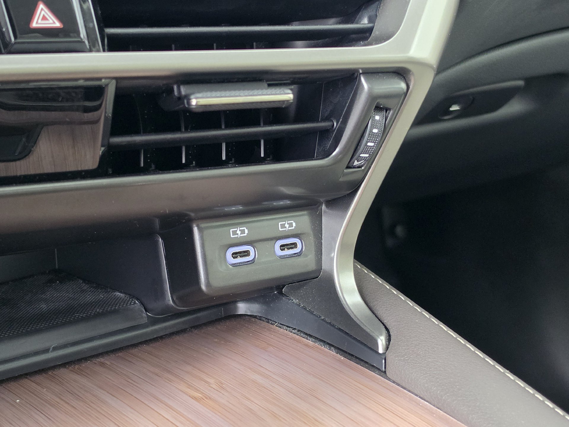 Used 2024 Lexus RX 350 FWD w/ Convenience Package image 16