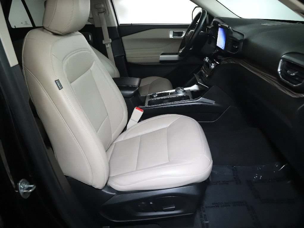 Used 2022 Ford Explorer Limited w/ Equipment Group 301A AWD/4WD image 35
