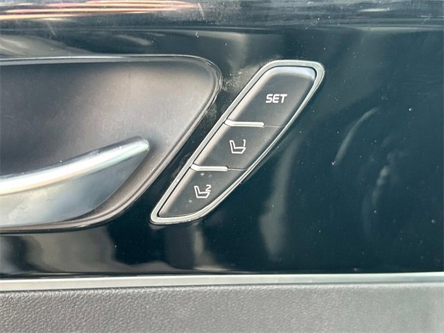 Used 2019 Kia Sorento SX image 32