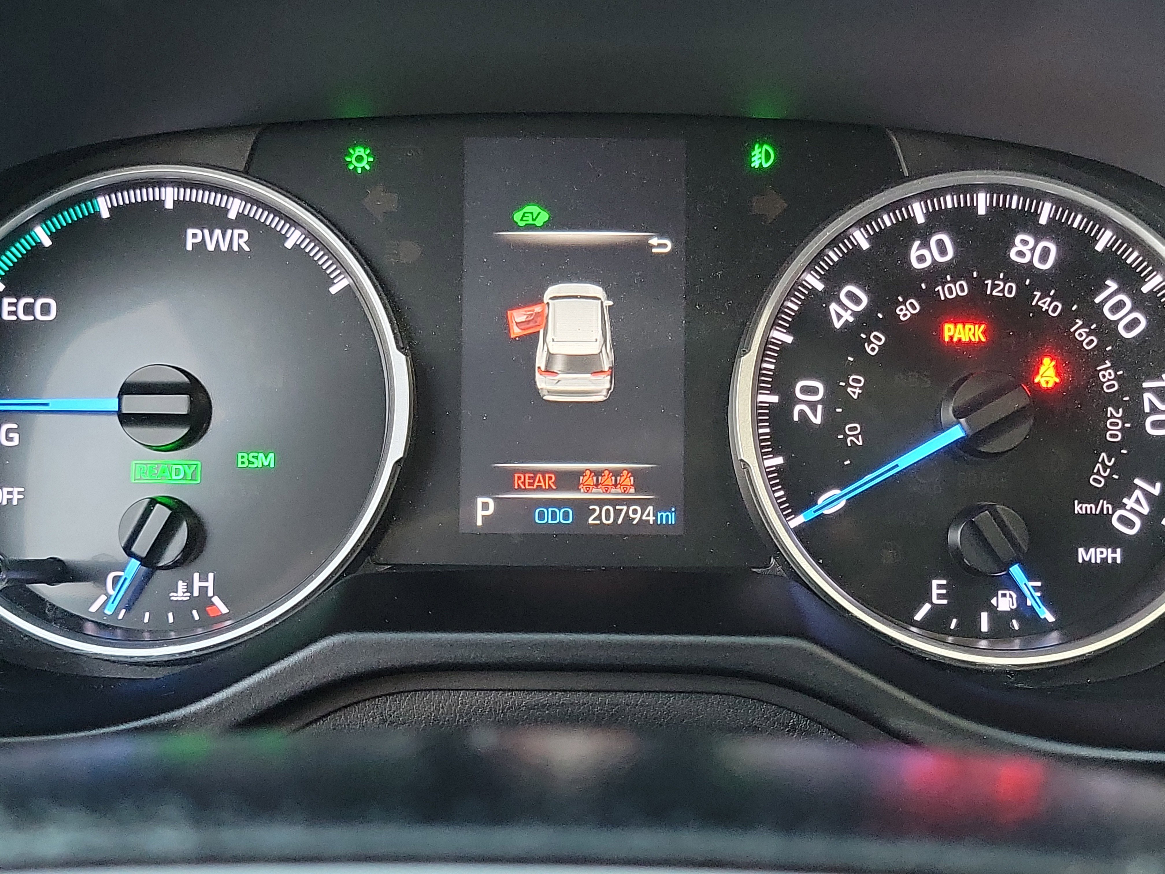 Used 2021 Toyota RAV4 XLE Premium image 10