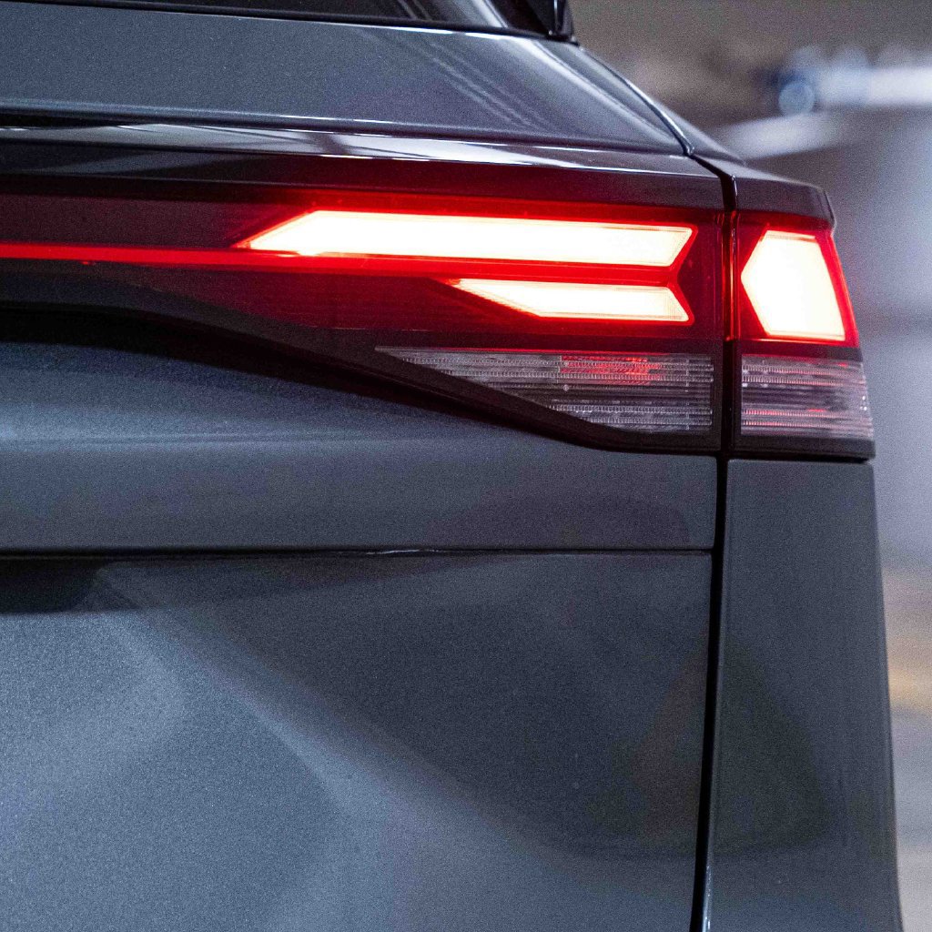 New 2026 Volkswagen Tiguan S FWD image 5