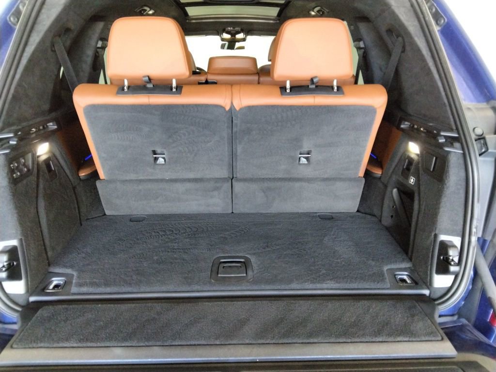 Used 2023 BMW X7 M60i image 10
