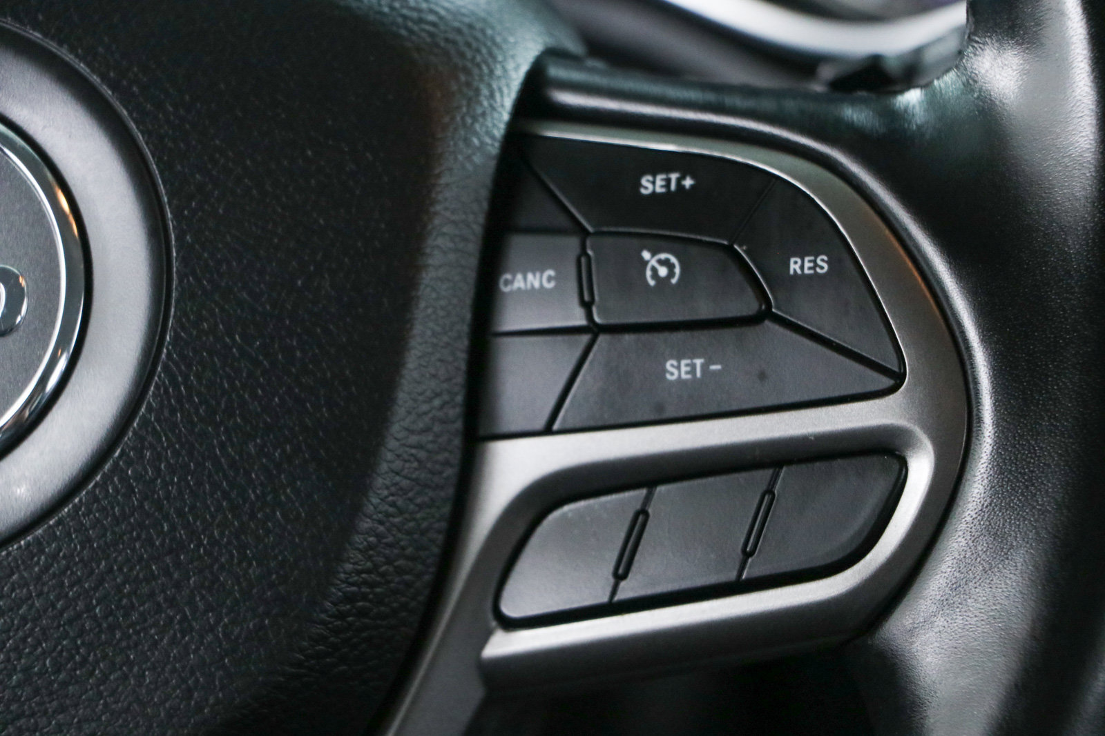 Used 2021 Jeep Cherokee Latitude Lux AWD/4WD image 14