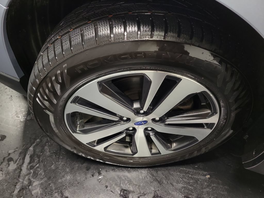 Used 2018 Subaru Outback 3.6R Limited AWD/4WD image 16