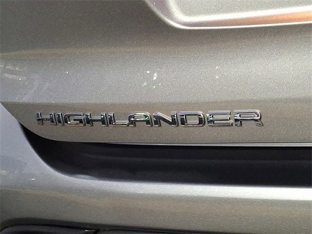Certified 2024 Toyota Highlander XLE image 32