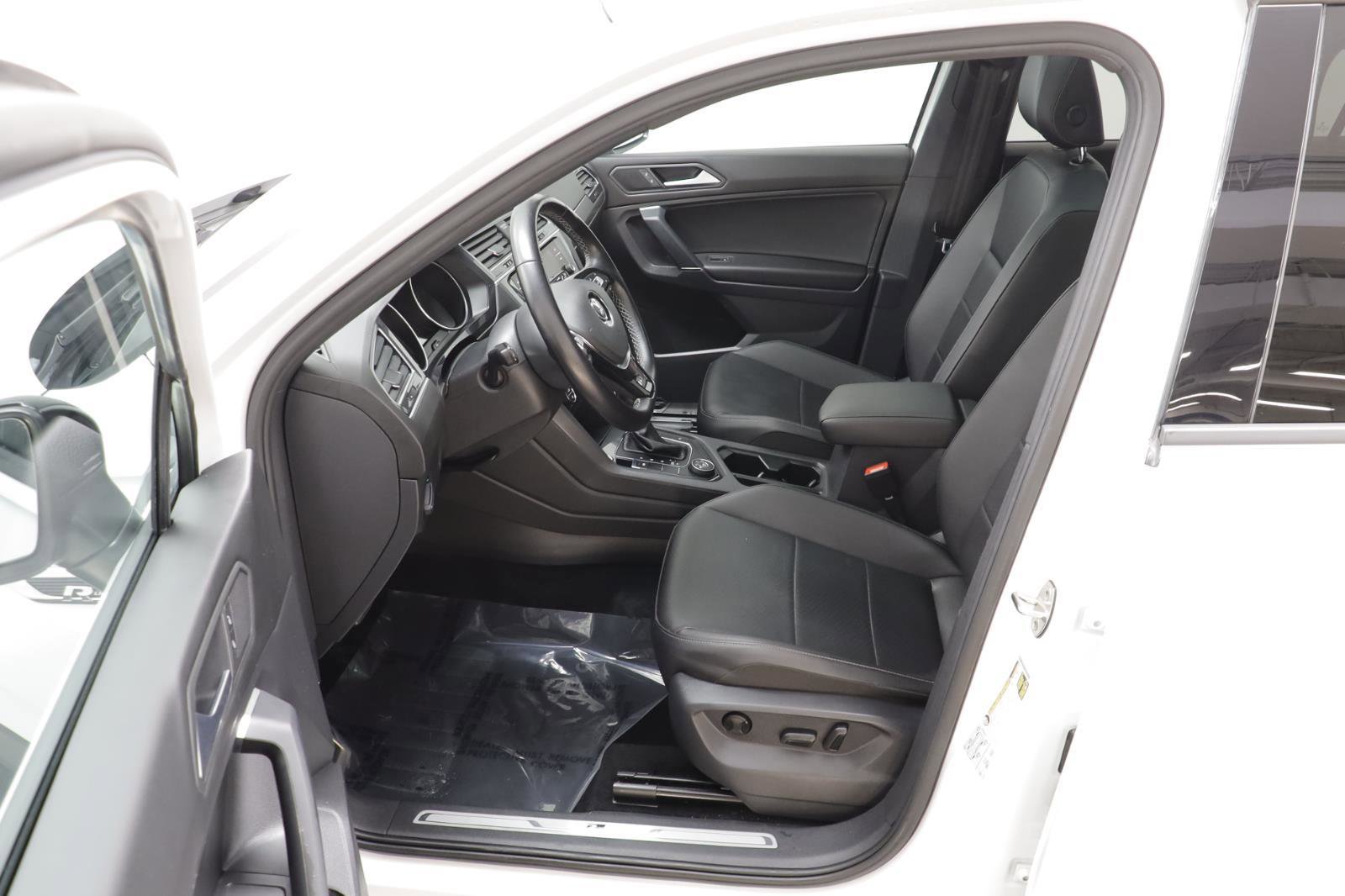 Used 2020 Volkswagen Tiguan SE R-Line image 6