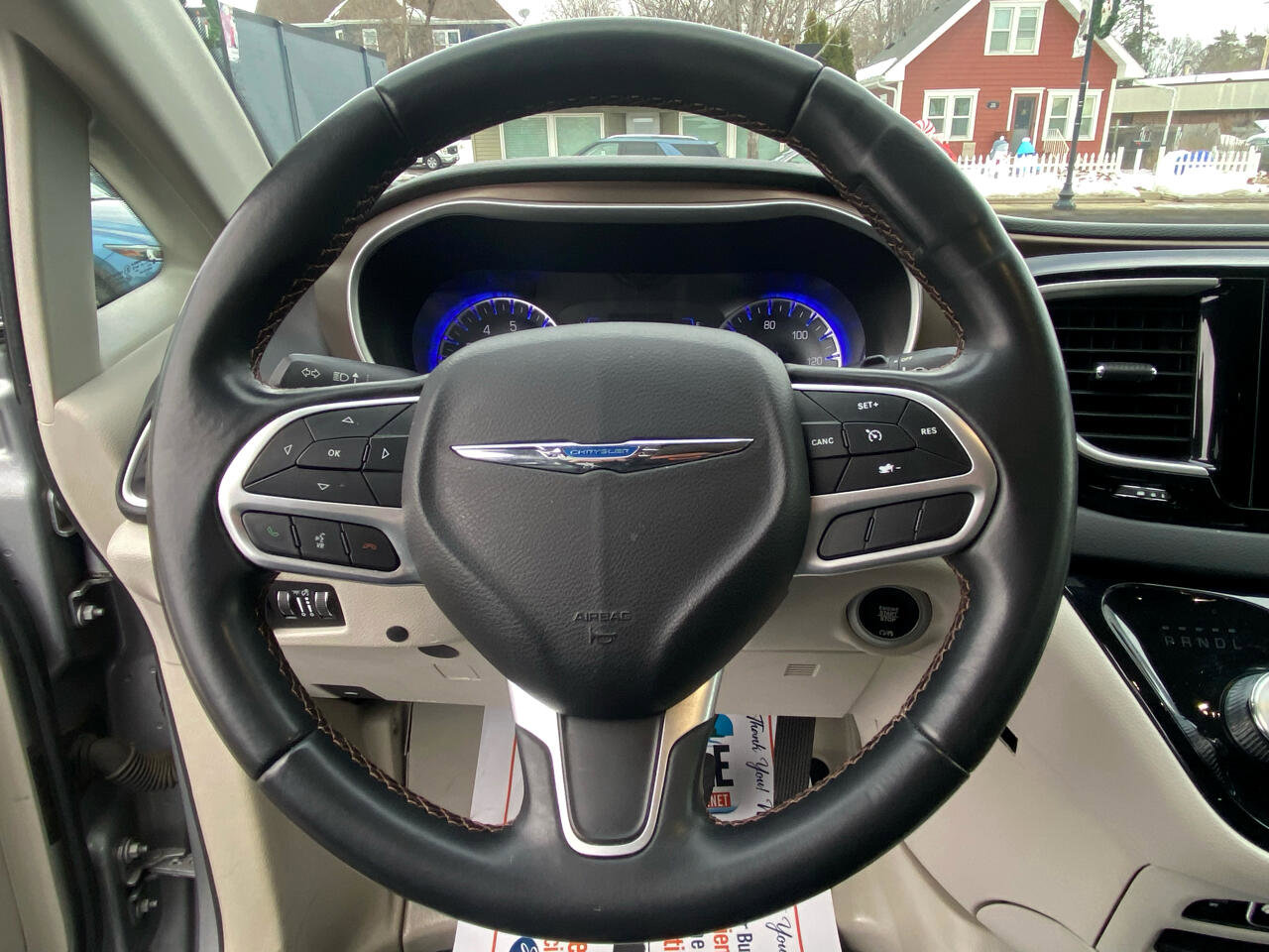 Used 2018 Chrysler Pacifica Touring-L w/ Tire & Wheel Group image 18