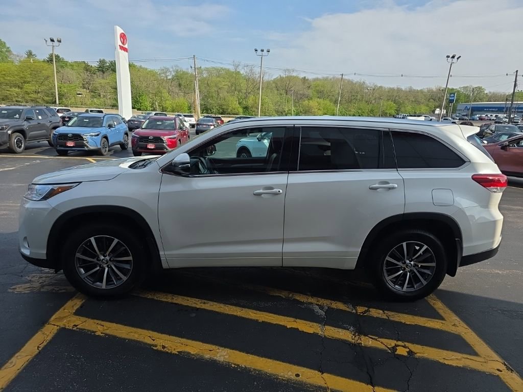 Used 2017 Toyota Highlander XLE image 8