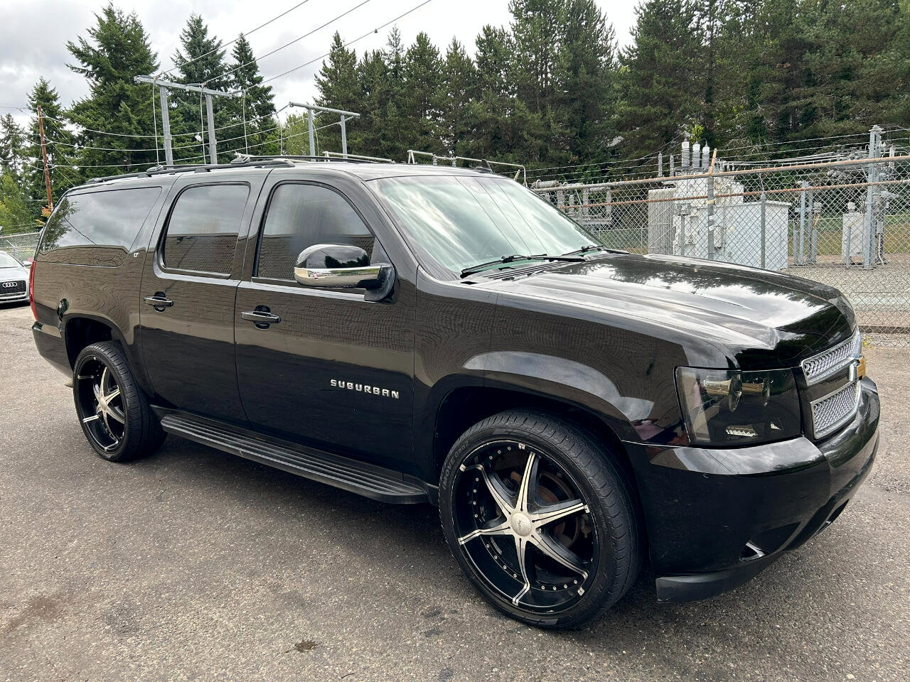 Used 2012 Chevrolet Suburban LT w/ Luxury Package image 3