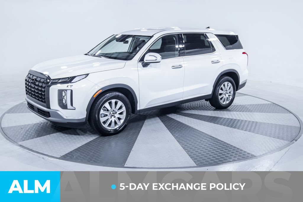 Used 2025 Hyundai Palisade SE FWD image 3