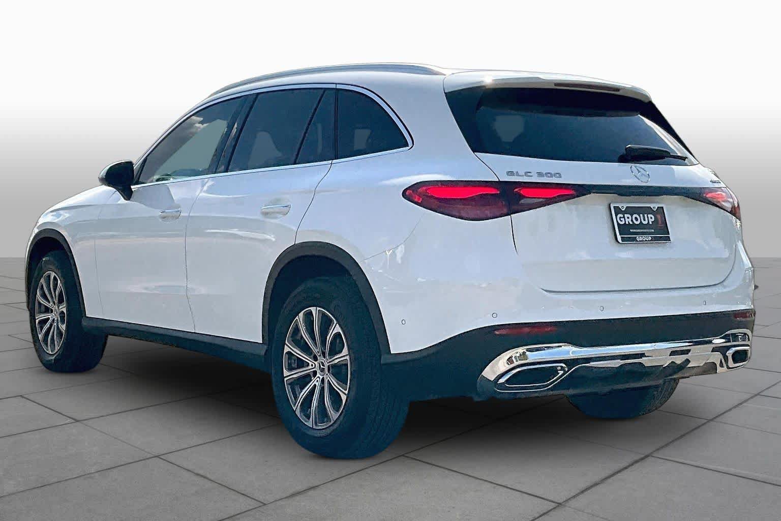 Used 2025 Mercedes-Benz GLC 300 4MATIC image 12
