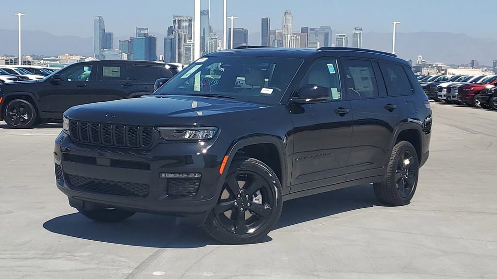 New 2025 Jeep Grand Cherokee L Limited w/ Black Appearance Package image 33
