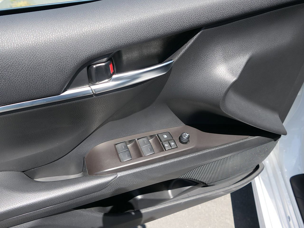 Used 2024 Toyota Camry SE FWD image 14