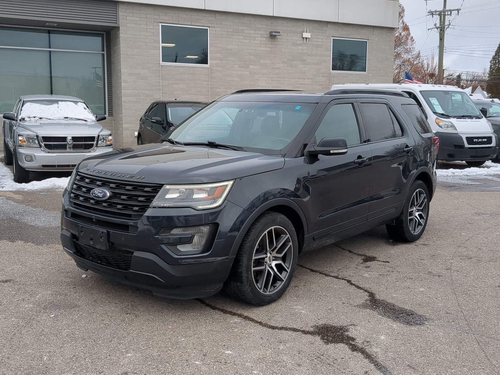 Used 2017 Ford Explorer Sport w/ Equipment Group 401A image 5