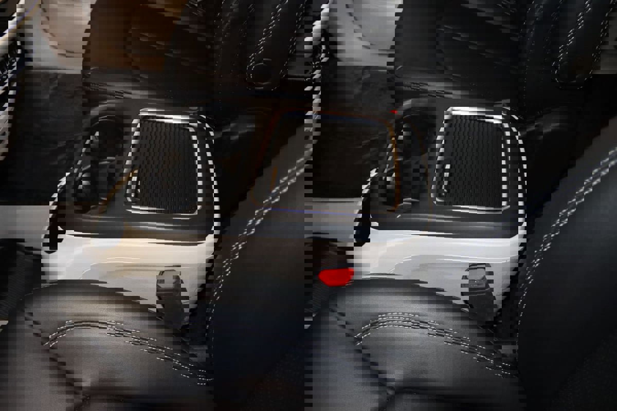 Used 2024 Chrysler Pacifica Touring-L image 35