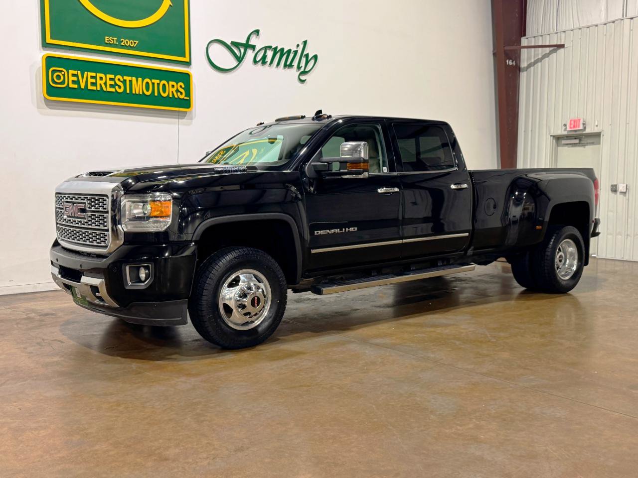 Used 2018 GMC Sierra 3500 Denali w/ Duramax Plus Package AWD/4WD image 3