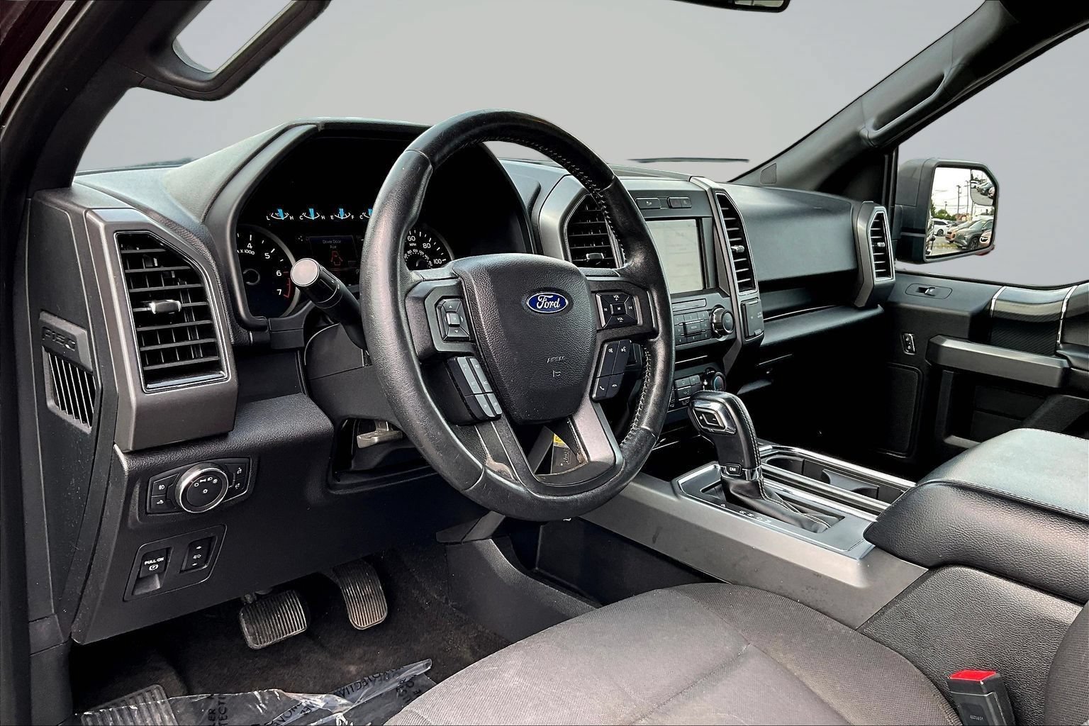 Used 2018 Ford F150 XLT w/ Equipment Group 302A Luxury AWD/4WD image 14