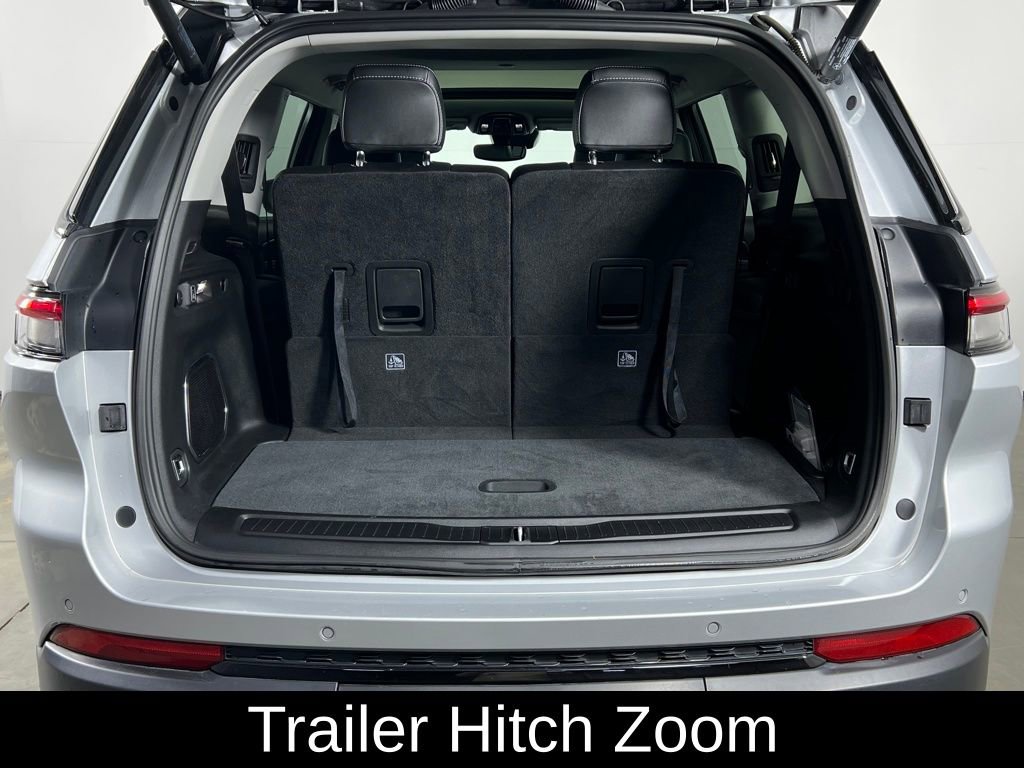 Used 2023 Jeep Grand Cherokee L Limited w/ Black Appearance Package image 19