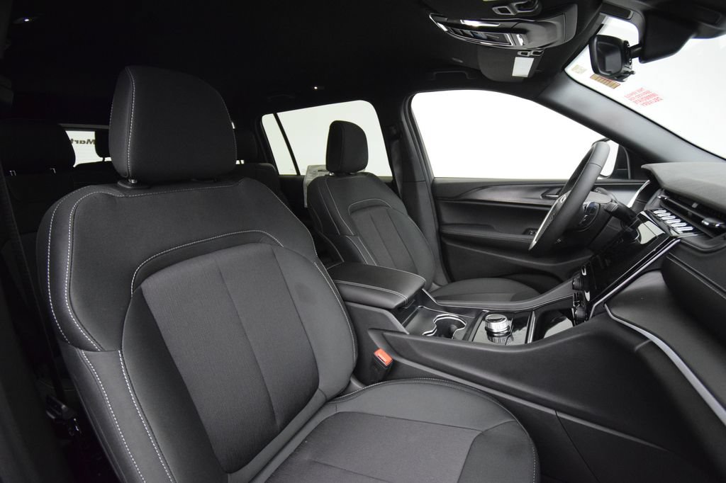 New 2026 Jeep Grand Cherokee L Laredo AWD/4WD image 16
