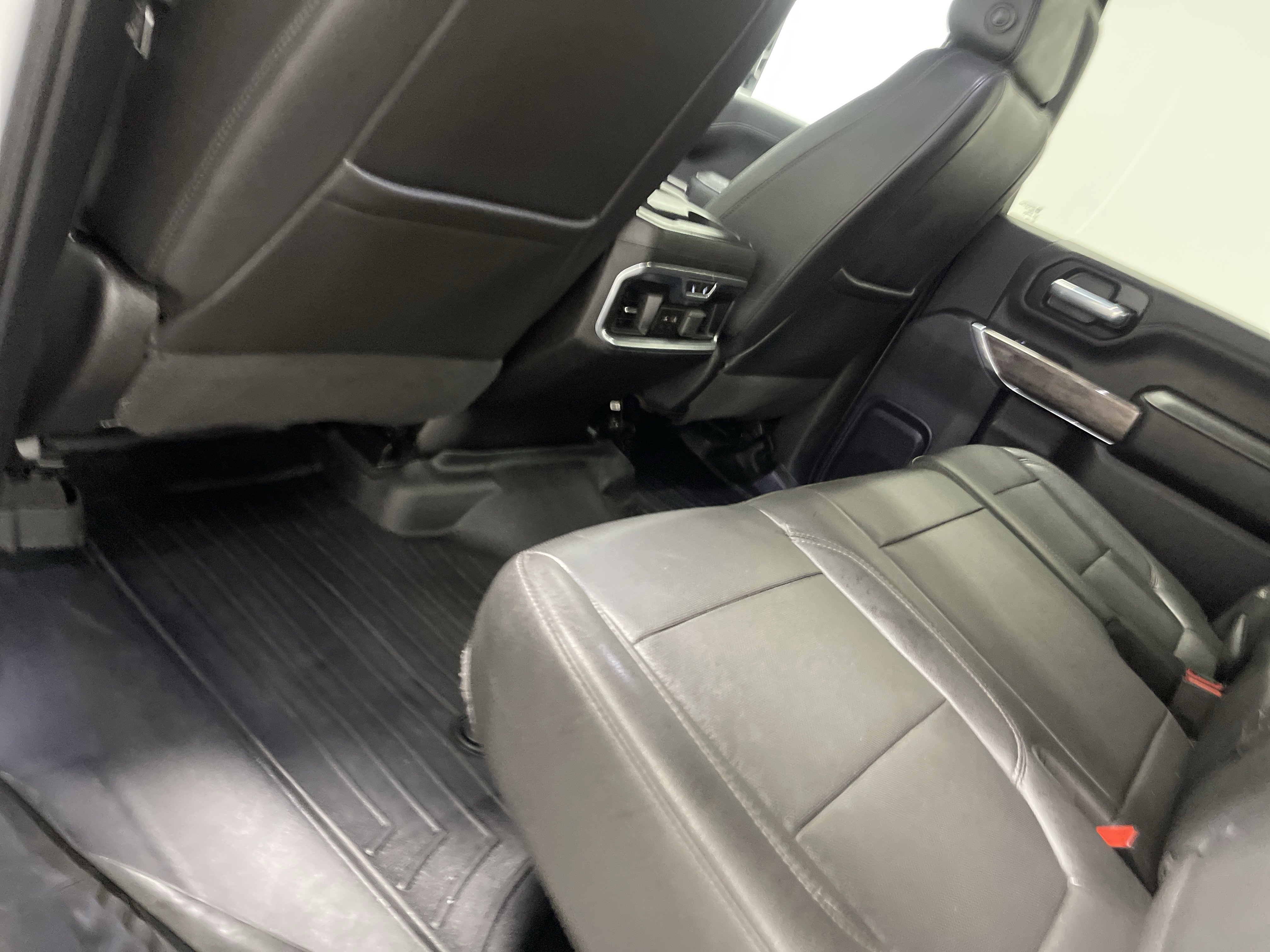 Used 2021 Chevrolet Silverado 3500 LTZ w/ LTZ Convenience Package image 17