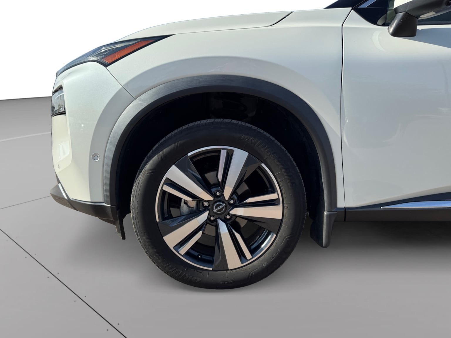 Used 2023 Nissan Rogue SL w/ SL Premium Package FWD image 9
