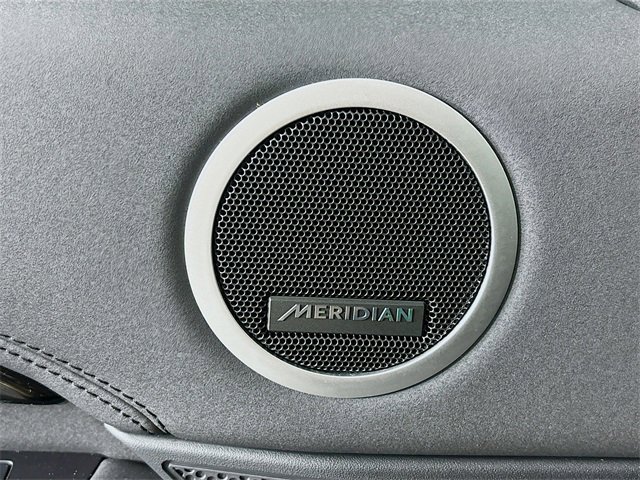 Used 2024 Land Rover Discovery S image 21