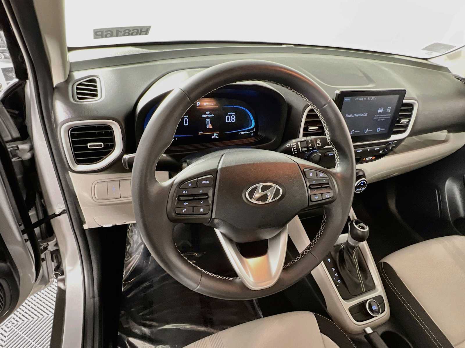 Certified 2025 Hyundai Venue FWD image 11