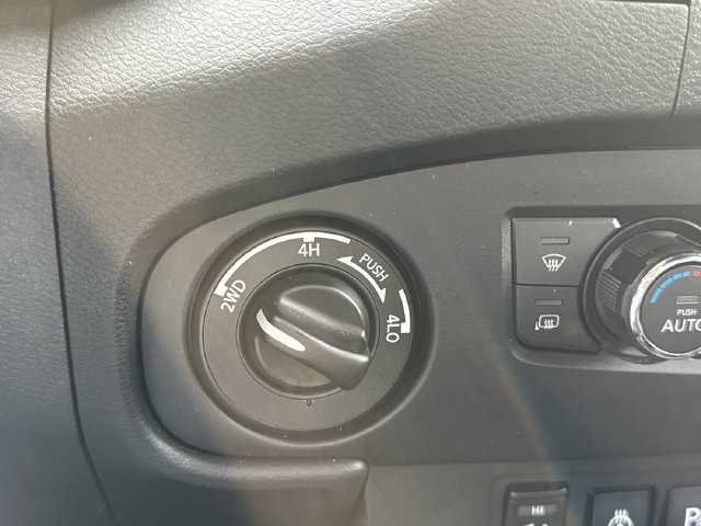 Used 2022 Nissan Frontier PRO-4X AWD/4WD image 34