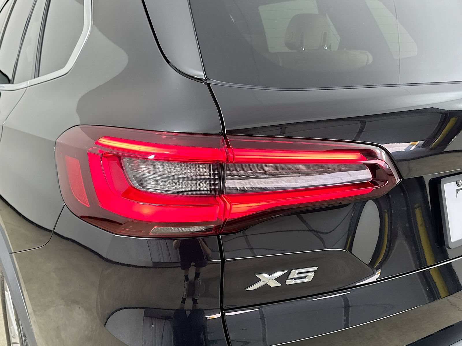 Used 2021 BMW X5 xDrive40i w/ Convenience Package AWD/4WD image 12