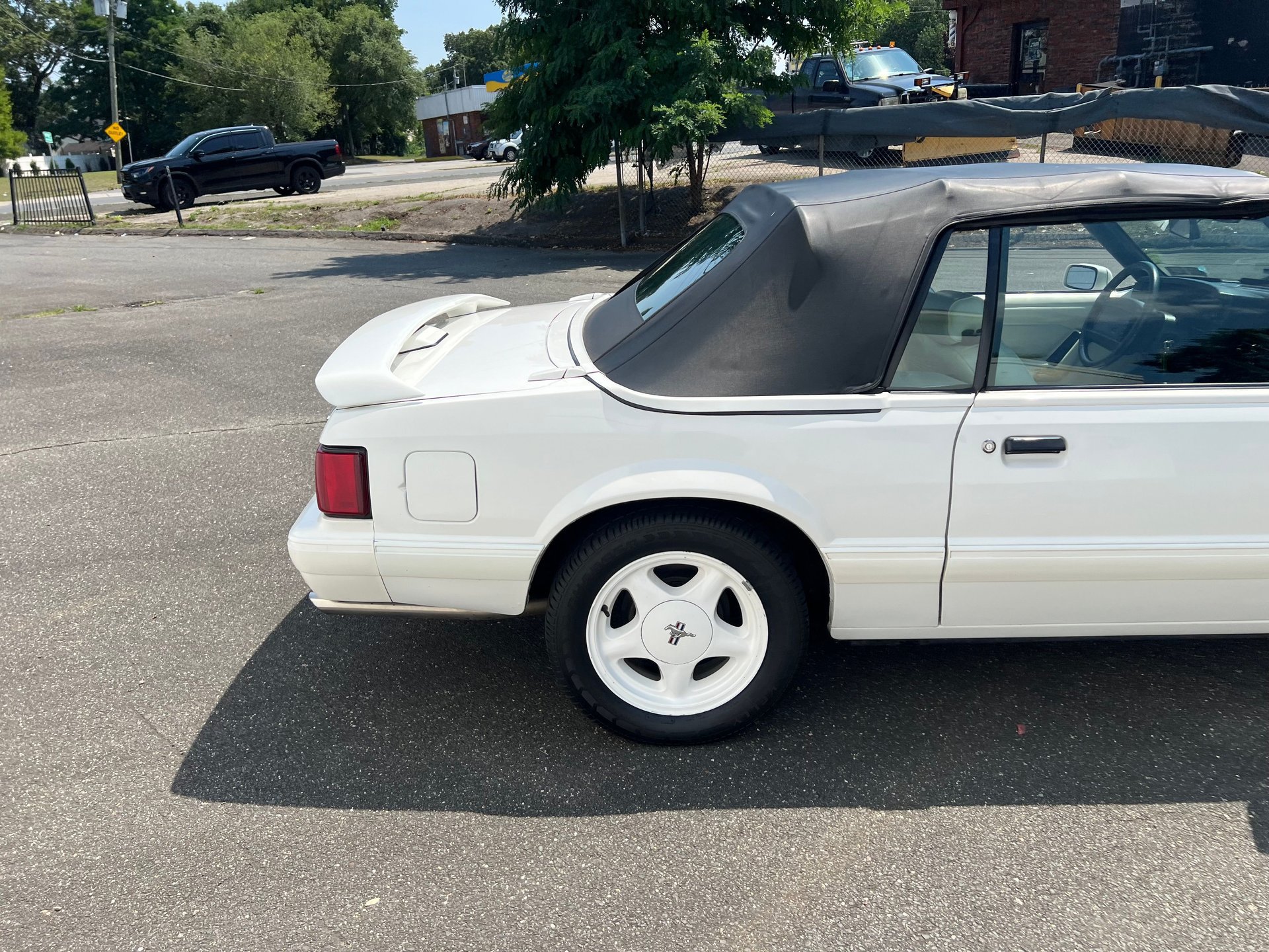 Used 1993 Ford Mustang LX RWD image 18