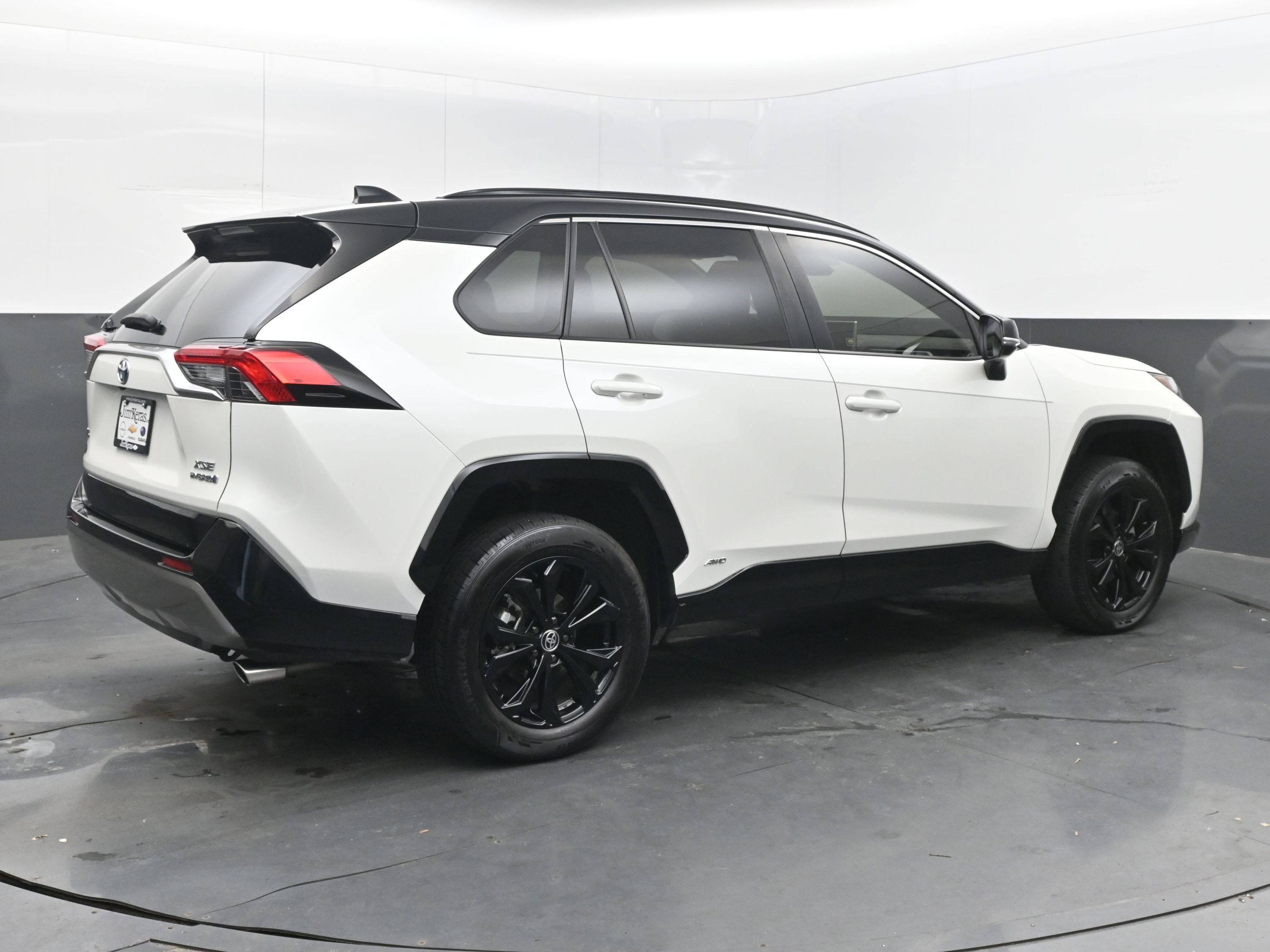 Used 2022 Toyota RAV4 XSE image 9