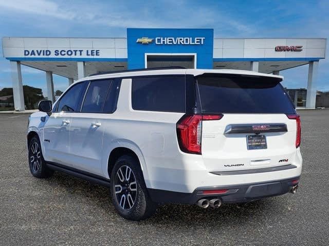 Used 2023 GMC Yukon XL AT4 w/ AT4 Premium Plus Package AWD/4WD image 14