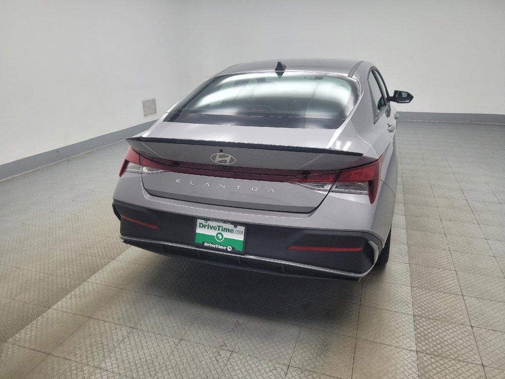 Used 2025 Hyundai Elantra Sport FWD image 7