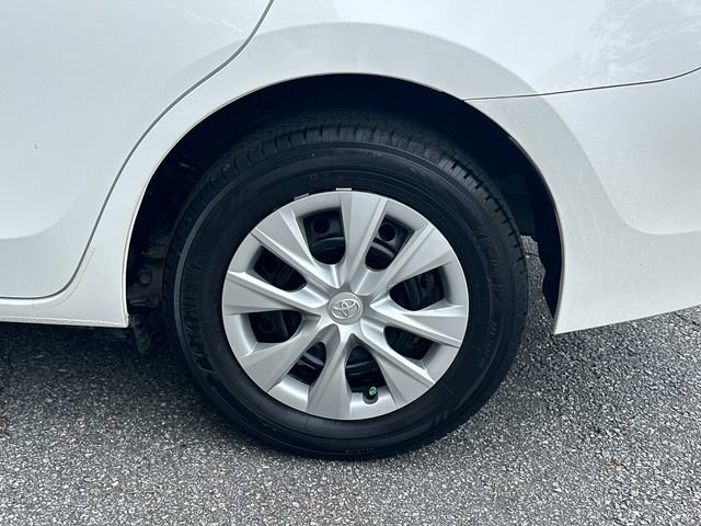 Used 2018 Toyota Corolla L FWD image 19