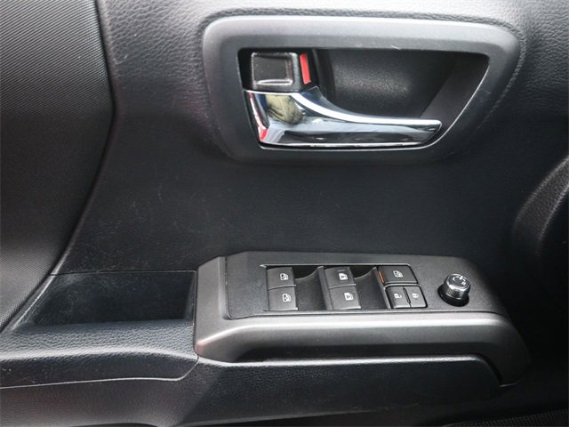 Used 2017 Toyota Tacoma TRD Sport w/ Tow Package (A/T) image 25