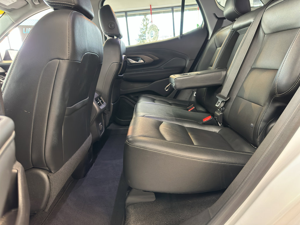 Used 2024 GMC Terrain SLT image 19