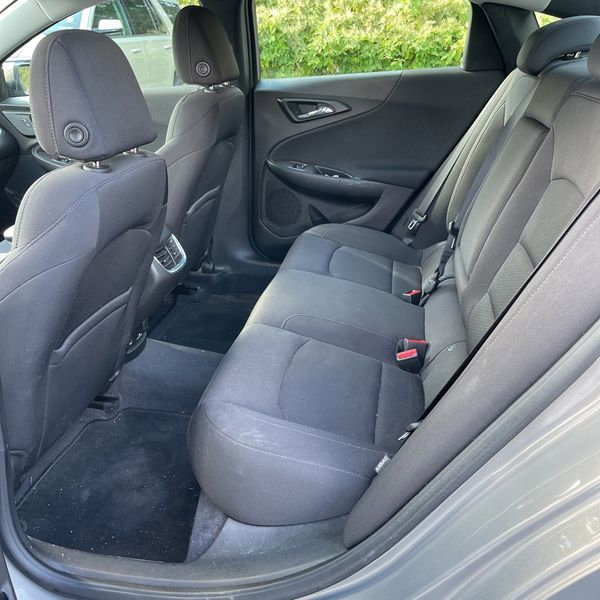 Used 2018 Chevrolet Malibu LT image 12