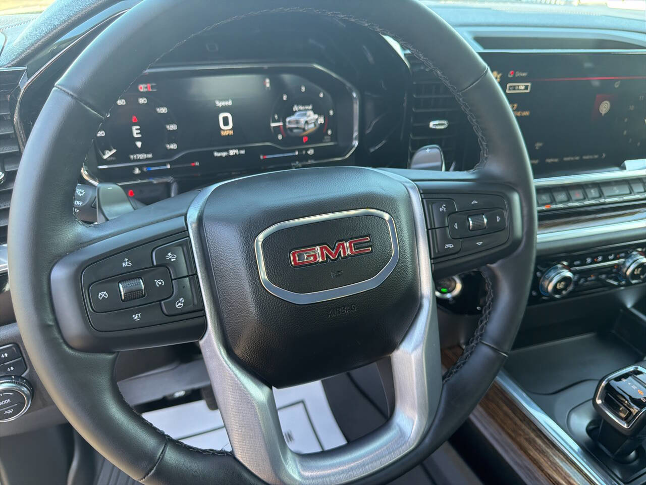 Used 2024 GMC Sierra 1500 Elevation w/ LPO, Elevation Black Package AWD/4WD image 21