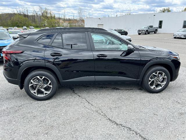 New 2026 Chevrolet Trax LT FWD image 7