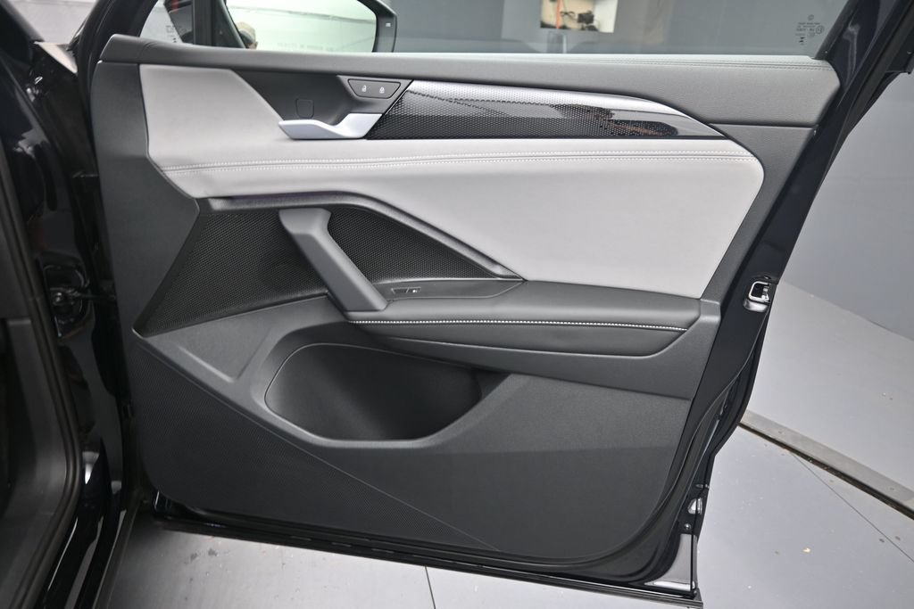 New 2026 Volkswagen Tiguan SE R-Line FWD image 31