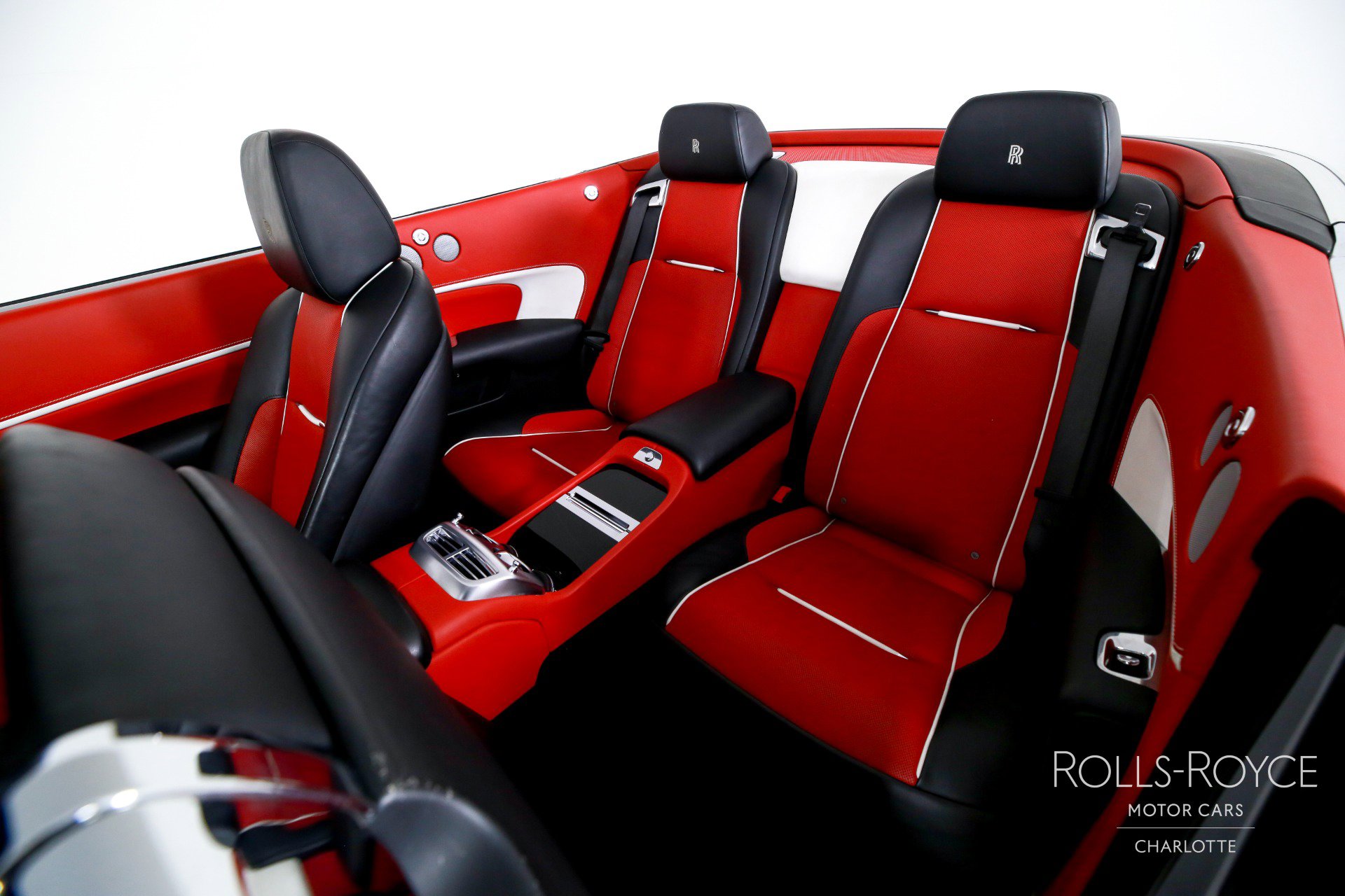 Used 2019 Rolls-Royce Dawn image 17