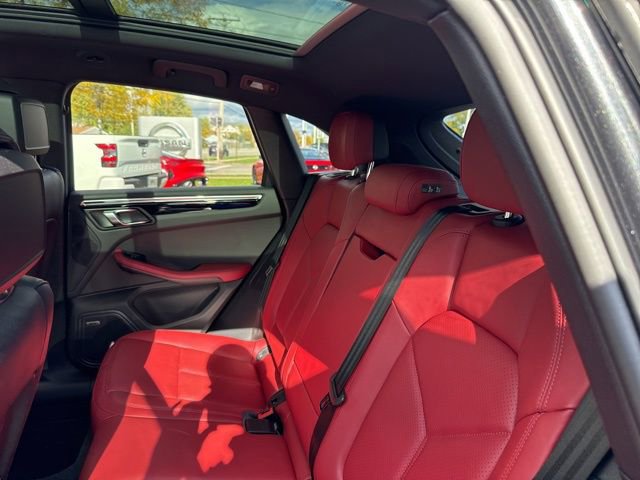 Used 2024 Porsche Macan image 19