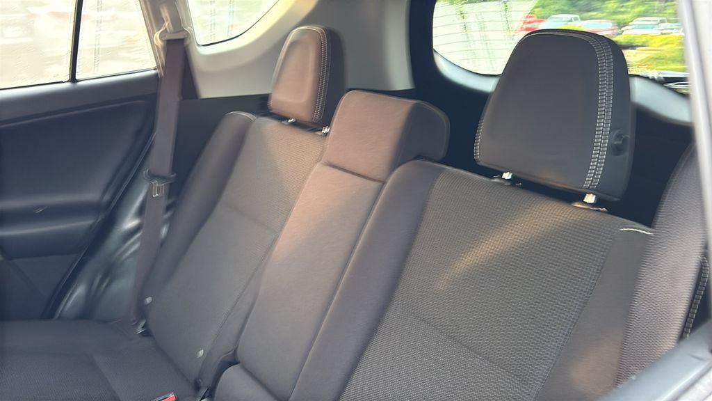 Used 2018 Toyota RAV4 XLE AWD/4WD image 29