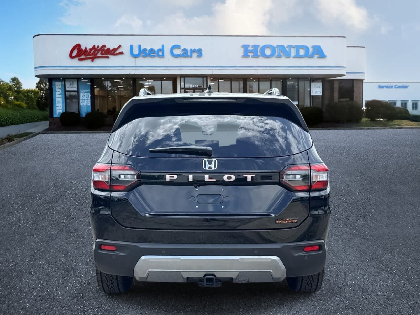 Used 2026 Honda Pilot TrailSport image 4